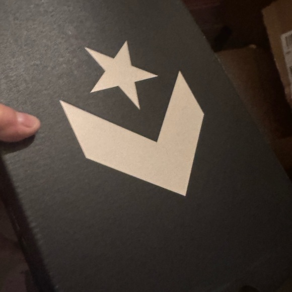 Converse Classic Green and White Sneakers - Picture 3 of 11